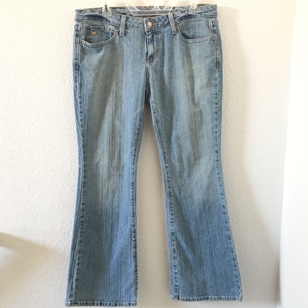 Aeropostale light wash jeans women’s 11/12 Short